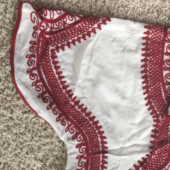 Aztec style blouse white and red. NWOT!✨ - Picture 4 of 7